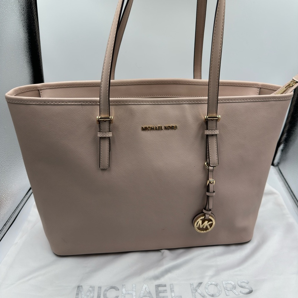 Michael Kors Extra Large Jet Set Tote